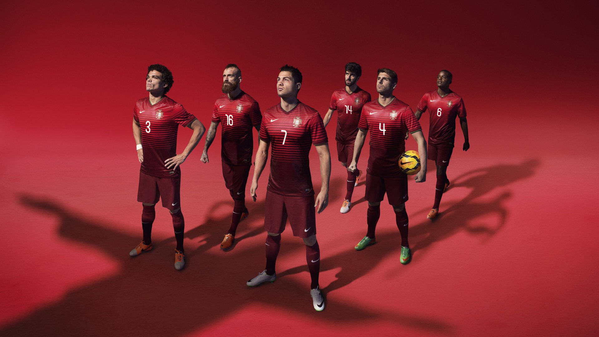 开云体育官方网站网址-英超最后一刻：长传逆转奇迹出现，英超最后一名能拿多少转播钱