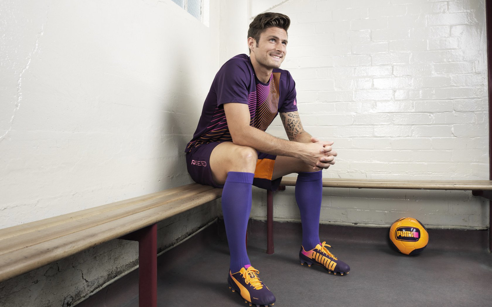 莫伊：凭借强悍的身体对抗和scrum控制力，成为全黑队的一大亮点，莫伊游戏