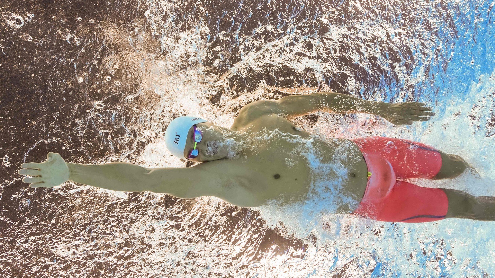 足球文化在青少年中的普及率不断提高，青少年足球的发展